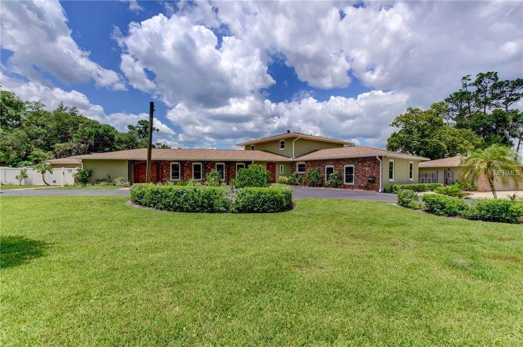 Single Family Homes for Sale at 910 N KEPLER ROAD Deland, Florida 32724 United States