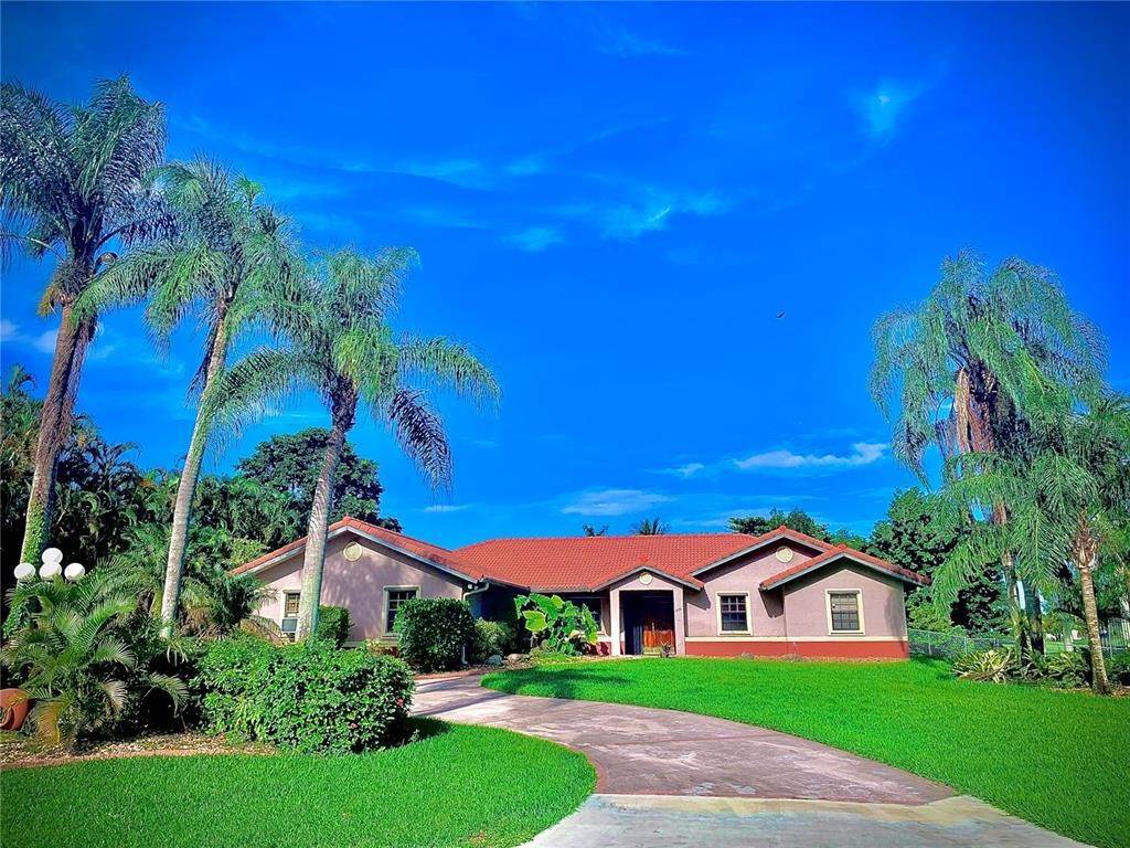 Single Family Homes للـ Sale في 3751 SW 141ST AVENUE 3751 SW 141ST AVENUE Miramar, Florida 33027 United States