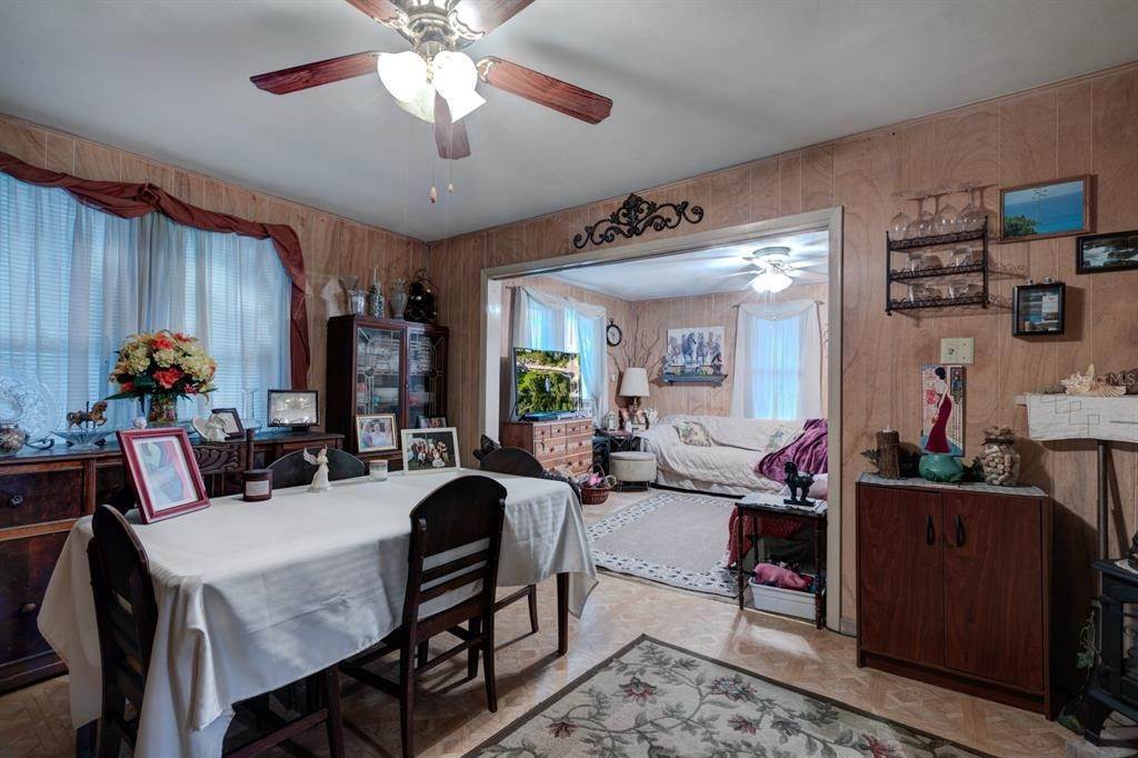 7. Single Family Homes for Sale at 10 W OAKLAND Avenue Ocoee, Florida 34761 United States