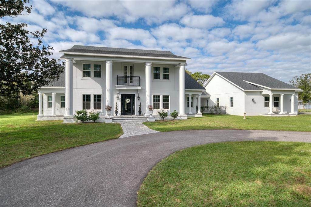 Single Family Homes för Försäljning vid 17318 HANNA ROAD Lutz, Florida 33549 Förenta staterna