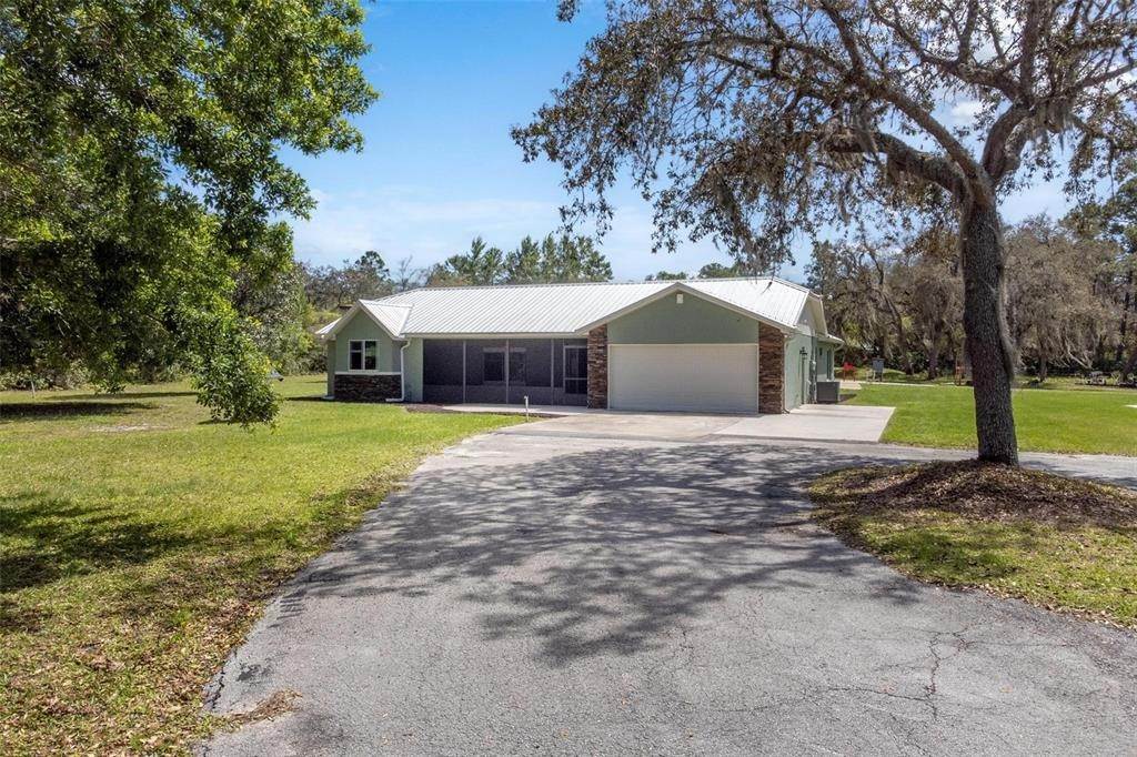 Single Family Homes för Försäljning vid 335 LEMON BLUFF ROAD 335 LEMON BLUFF ROAD Osteen, Florida 32764 Förenta staterna