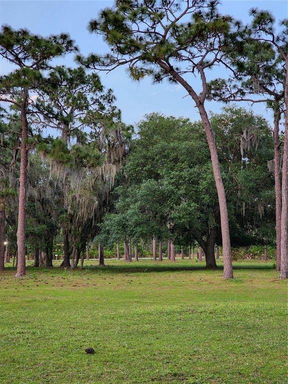 14. Single Family Homes for Sale at 5050 MOORE STREET St. Cloud, Florida 34771 United States