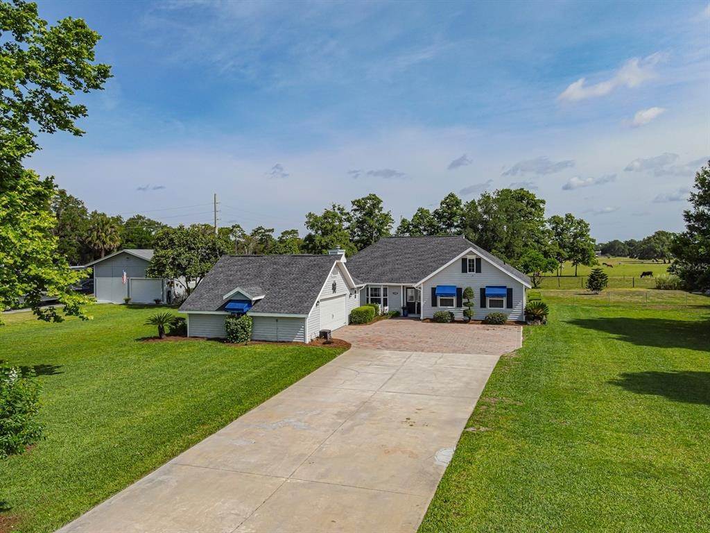 Single Family Homes for Sale at 1199 CR 416N Lake Panasoffkee, Florida 33538 United States
