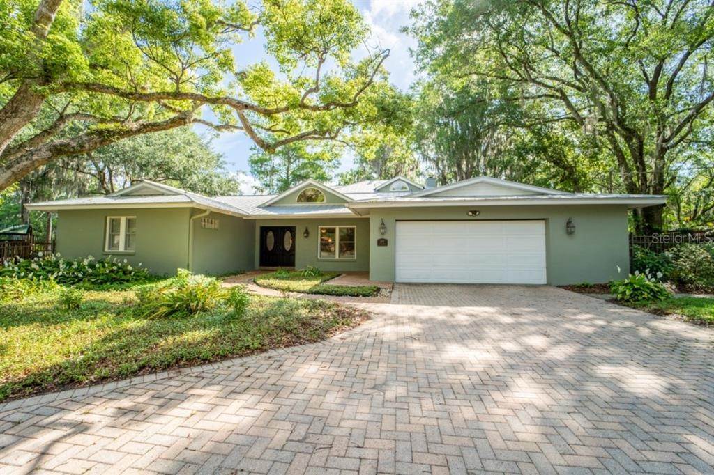 Single Family Homes для того Продажа на 805 PYRAMID DRIVE Temple Terrace, Флорида 33617 Соединенные Штаты