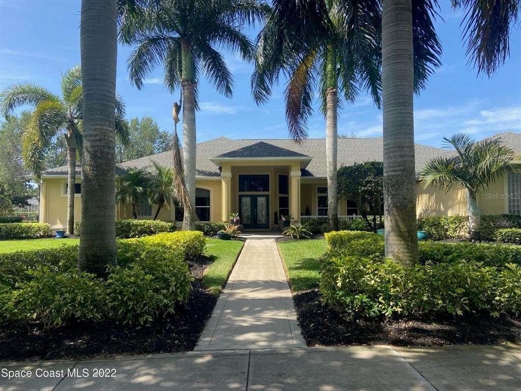 Single Family Homes voor Verkoop op 773 CARRIAGE LANE Merritt Island, Florida 32952 Verenigde Staten