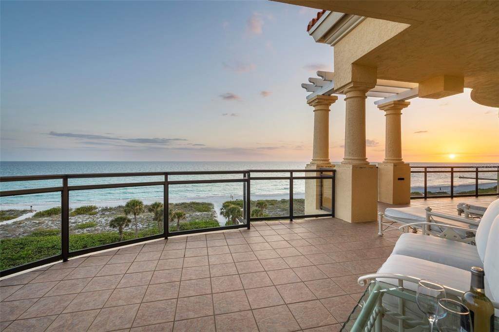 Single Family Homes for Sale at 2161 GULF OF MEXICO DRIVE PH3 Longboat Key, Florida 34228 United States