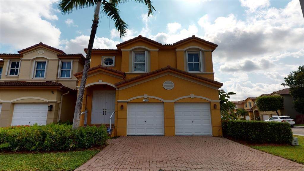 Single Family Homes för Försäljning vid 7531 NW 112 PLACE Medley, Florida 33178 Förenta staterna