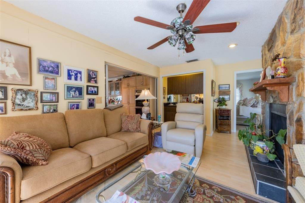 13. Single Family Homes for Sale at 4708 GULF DRIVE Holmes Beach, Florida 34217 United States