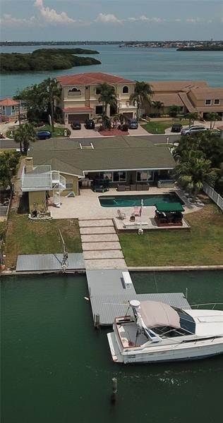Single Family Homes vì Bán tại Address Restricted by MLS Madeira Beach, Florida 33708 Hoa Kỳ