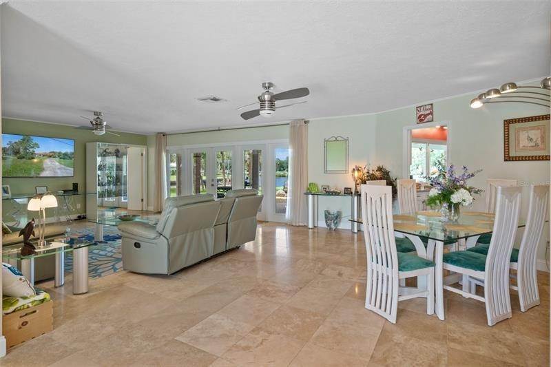 12. Single Family Homes for Sale at 11580 W DIXIE SHORES DRIVE Crystal River, Florida 34429 United States