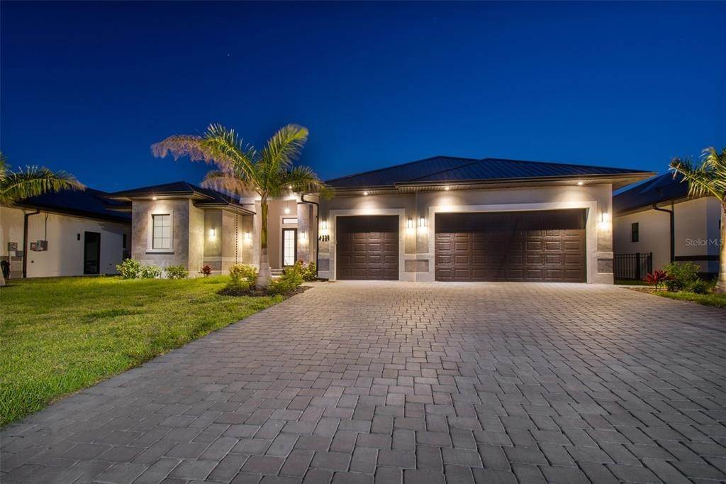 Single Family Homes для того Продажа на 4225 SW 25TH PLACE Cape Coral, Флорида 33914 Соединенные Штаты