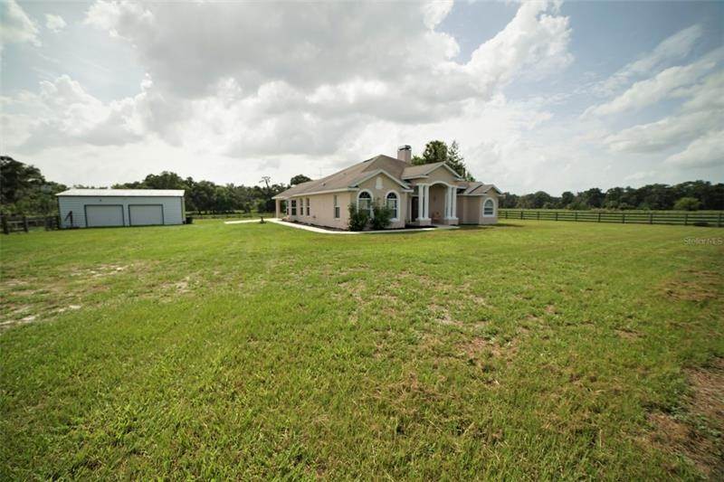 Single Family Homes for Sale at 5704 COUNTY ROAD 634 5704 COUNTY ROAD 634 Bushnell, Florida 33513 United States