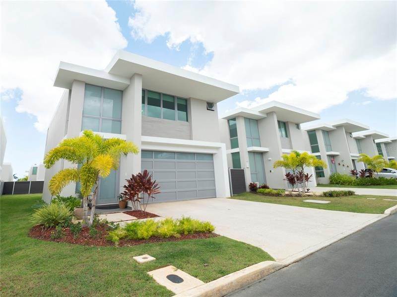Single Family Homes для того Продажа на 90 Riviera Street RIVIERA VILLAGE Bayamon, 00959 Пуэрто-Рико