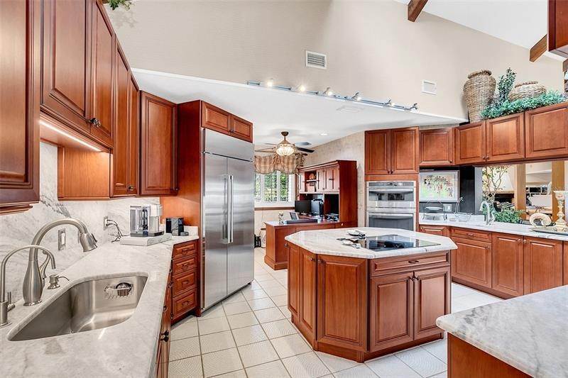 14. Single Family Homes for Sale at 39939 LAKE NORRIS ROAD Eustis, Florida 32736 United States