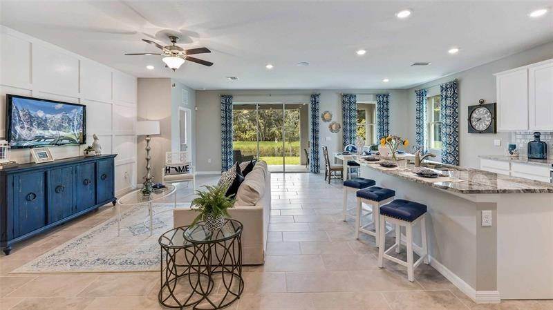 3. Single Family Homes for Sale at 17579 CANTARINA COVE Bradenton, Florida 34211 United States