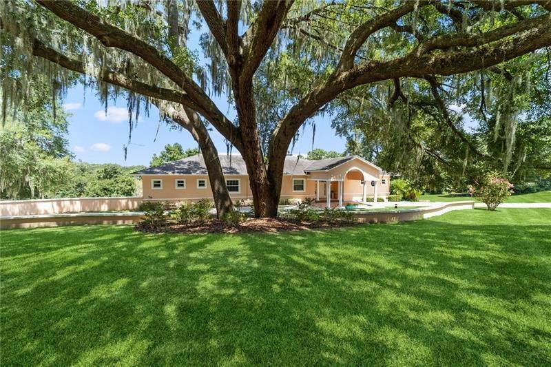 Single Family Homes 为 销售 在 18401 COUNTY ROAD 42 Altoona, 佛罗里达州 32702 美国