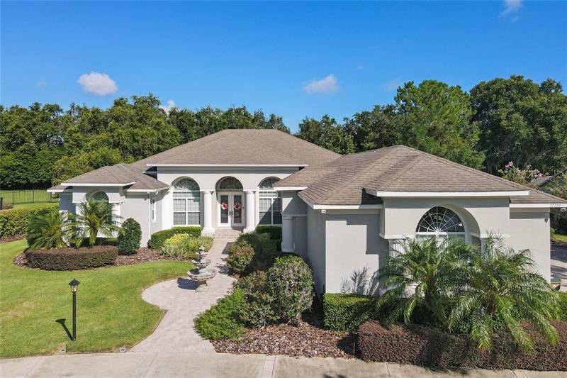Single Family Homes для того Продажа на 27709 CYPRESS GLEN COURT Yalaha, Флорида 34797 Соединенные Штаты