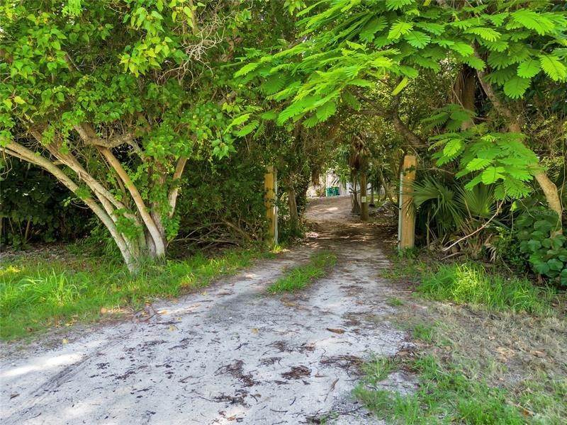 6. Single Family Homes for Sale at 9485 S HIGHWAY A1A Melbourne Beach, Florida 32951 United States