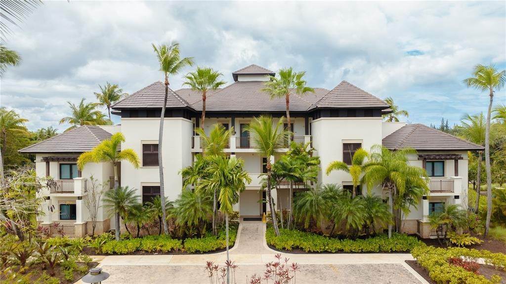 Single Family Homes для того Продажа на Bahia Beach Resort LAS VERANDAS CONDOMINIUM BUILDING 4 4129 Rio Grande, 00745 Пуэрто-Рико
