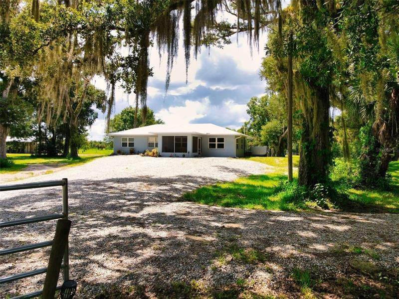 Single Family Homes pour l Vente à 21405 DOOLEY GRADE ROAD Clewiston, Floride 33440 États-Unis