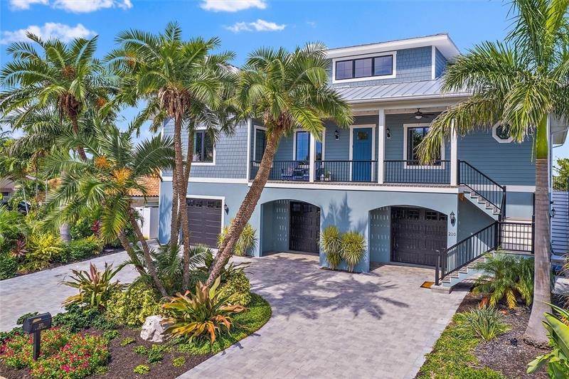 Single Family Homes voor Verkoop op 210 N JULIA CIRCLE St. Pete Beach, Florida 33706 Verenigde Staten