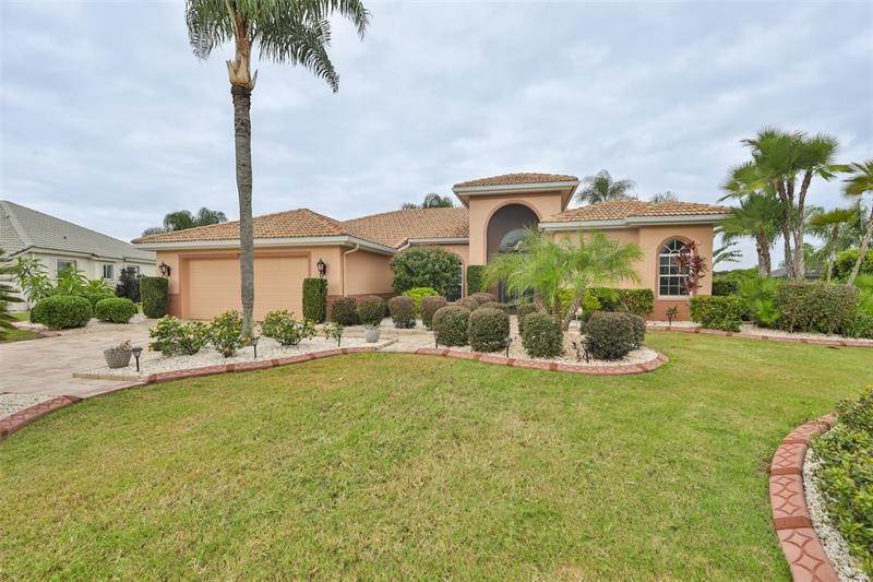 Single Family Homes for Sale at 1138 SIGNATURE DRIVE Sun City Center, Florida 33573 United States