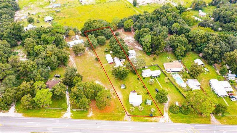 5. Single Family Homes for Sale at 1448 S US 301 Sumterville, Florida 33585 United States