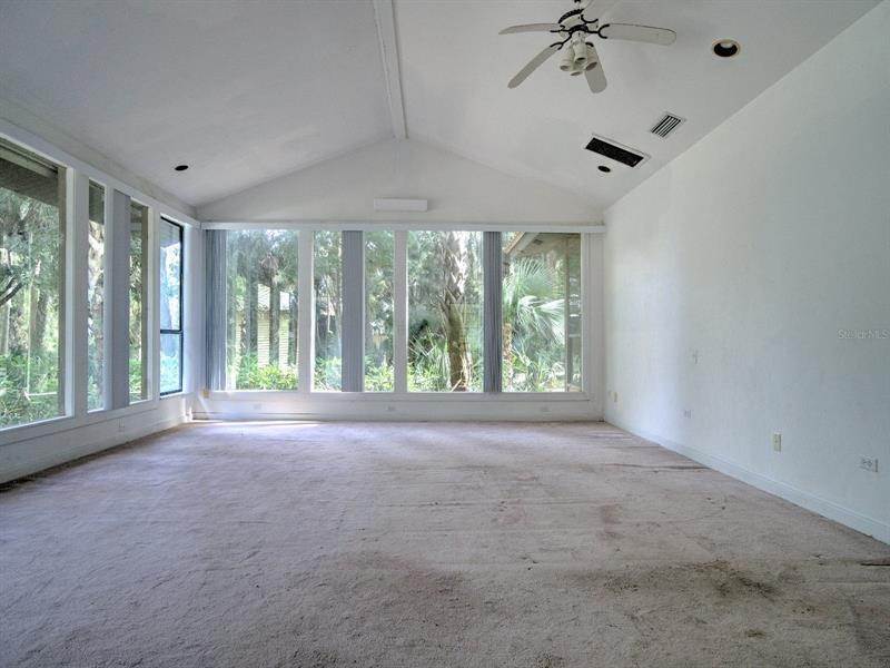 20. Single Family Homes for Sale at 17435 SE 148TH STREET Hawthorne, Florida 32640 United States