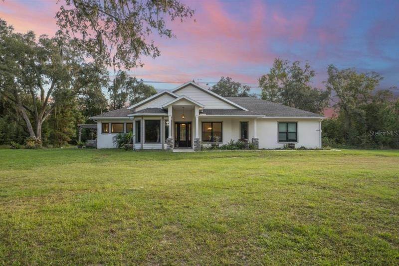Single Family Homes のために 売買 アット Address Restricted by MLS Brooksville, フロリダ 34604 アメリカ