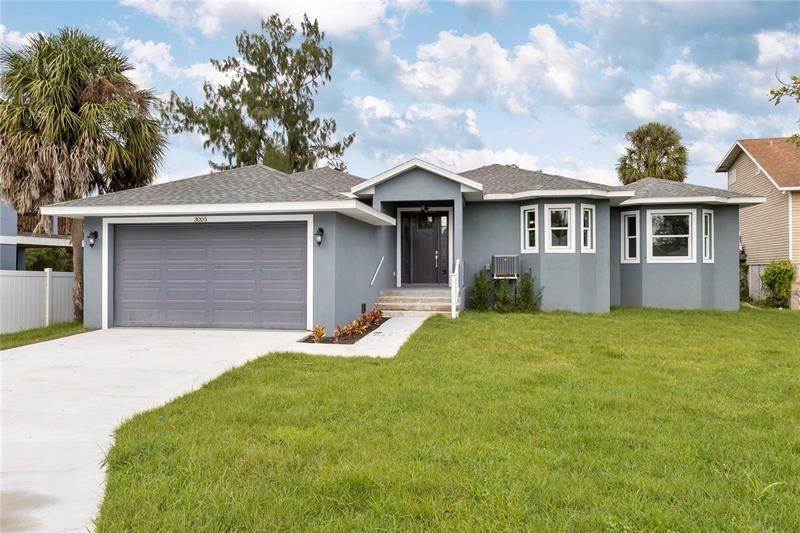 Single Family Homes for Sale at 3005 7TH AVENUE CIRCLE Bradenton, Florida 34208 United States