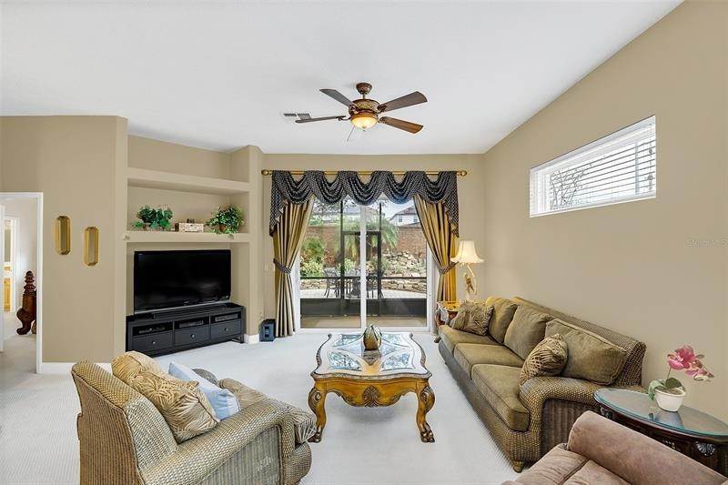 9. Single Family Homes for Sale at 10770 WOODCHASE CIRCLE Orlando, Florida 32836 United States