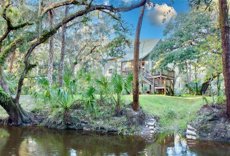 2. Single Family Homes for Sale at 4712 LITHIA PINECREST ROAD Valrico, Florida 33596 United States