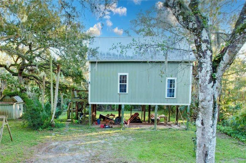 11. Single Family Homes for Sale at 4712 LITHIA PINECREST ROAD Valrico, Florida 33596 United States