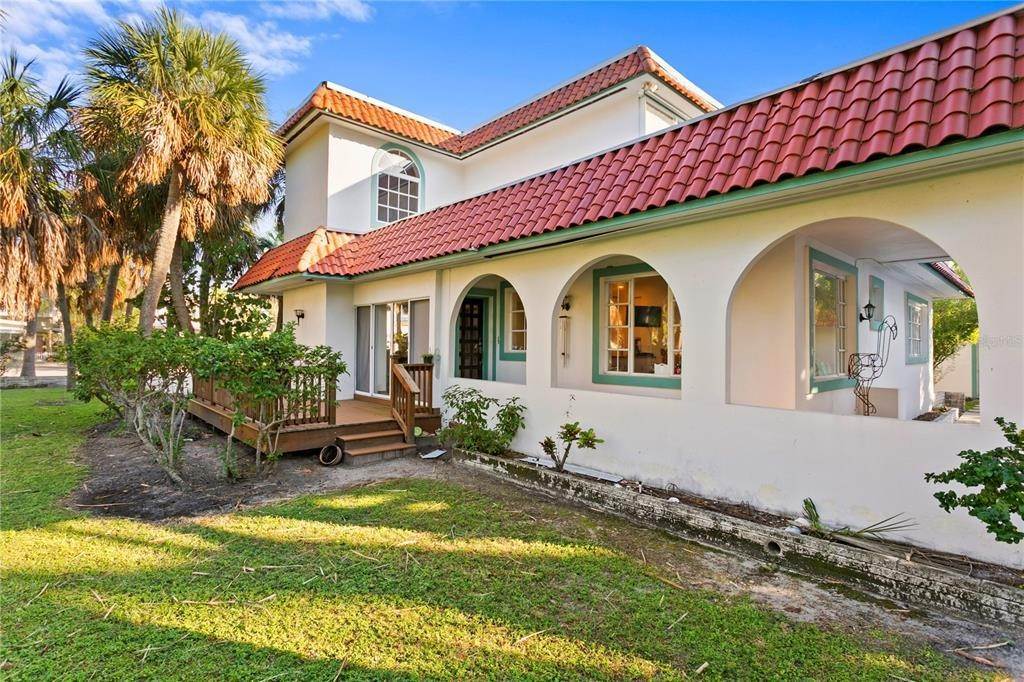 10. Single Family Homes for Sale at 2812 PASS A GRILLE WAY St. Pete Beach, Florida 33706 United States