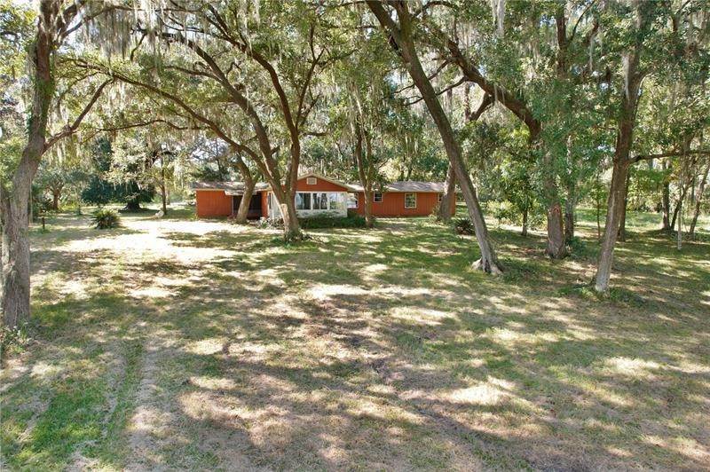 Single Family Homes for Sale at 9817 NE COUNTY ROAD 1469 Earleton, Florida 32631 United States