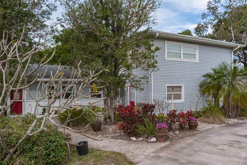 5. Single Family Homes for Sale at 1902 5TH STREET Palmetto, Florida 34221 United States