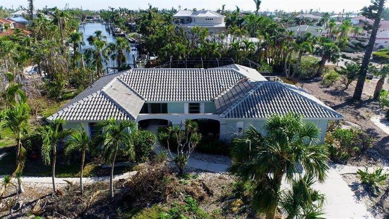Single Family Homes for Sale at 1022 LINDGREN BOULEVARD Sanibel, Florida 33957 United States