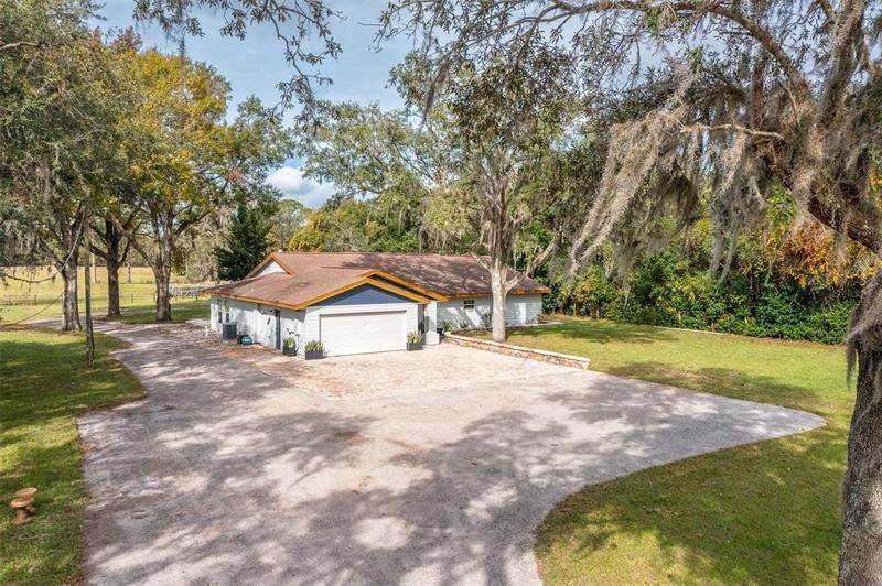 Single Family Homes for Sale at 3428 N COUNTY ROAD 426 PLACE Geneva, Florida 32732 United States