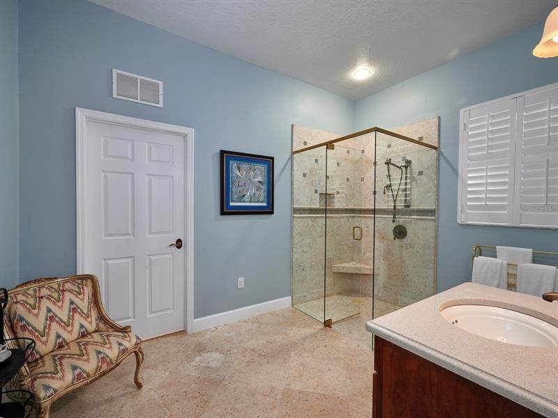 16. Single Family Homes for Sale at 410 81ST STREET Bradenton, Florida 34209 United States