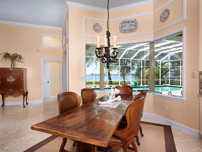 11. Single Family Homes for Sale at 410 81ST STREET Bradenton, Florida 34209 United States