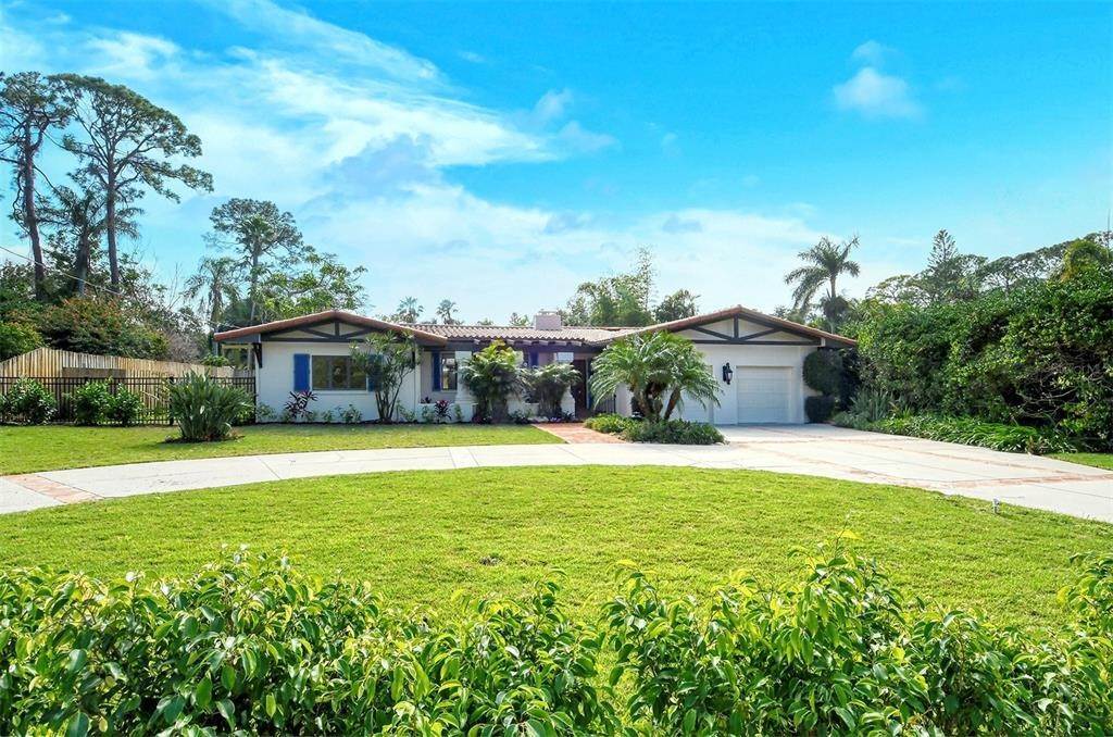 3. Single Family Homes for Sale at 1514 S LAKE SHORE DRIVE Sarasota, Florida 34231 United States