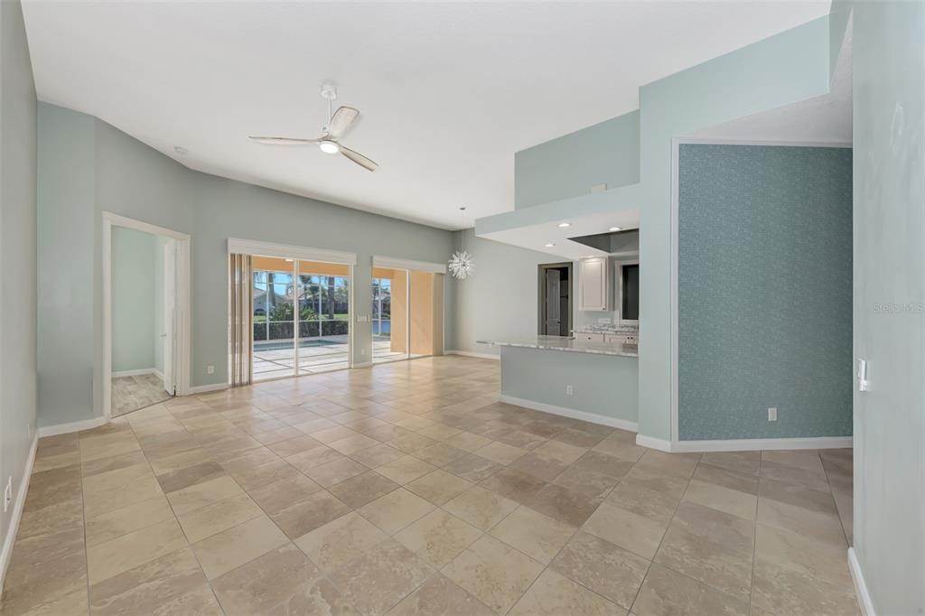 18. Single Family Homes for Sale at 13465 BASTIANO STREET Venice, Florida 34293 United States