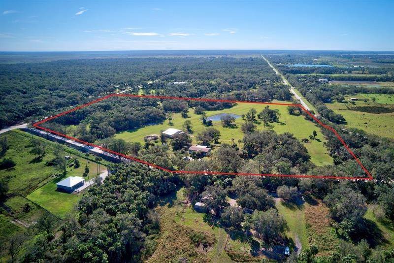 Single Family Homes for Sale at 15405 OLD PARKER ISLAND ROAD Lake Placid, Florida 33852 United States