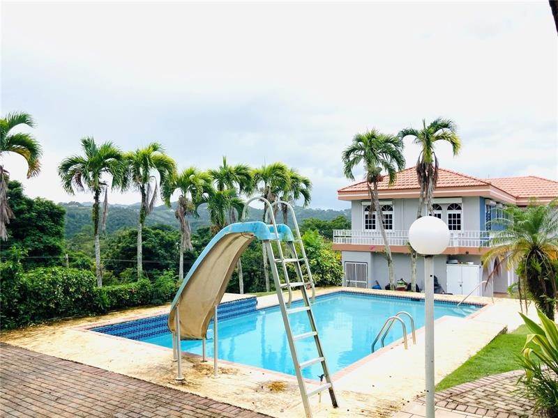 8. Single Family Homes for Sale at HACIENDAS DE CANOVANAS A22 CALLE AGUILA Canovanas, 00729 Puerto Rico