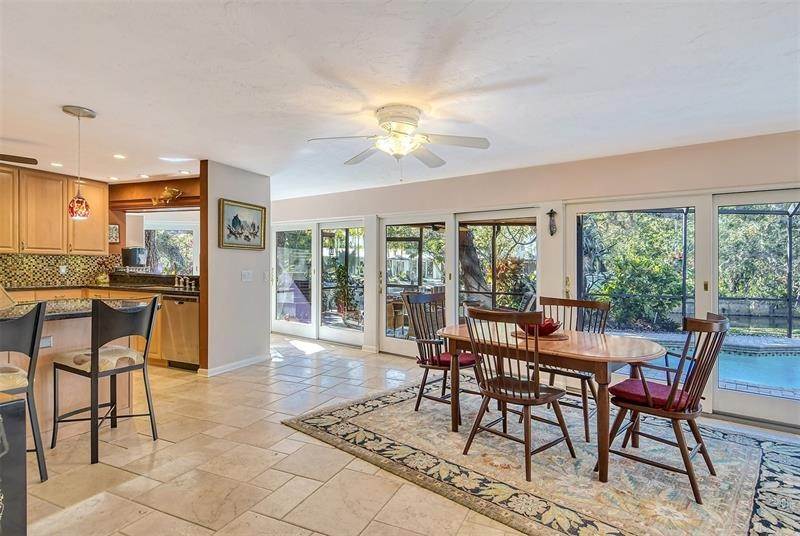 8. Single Family Homes for Sale at 1287 WHITEHALL PLACE Sarasota, Florida 34242 United States