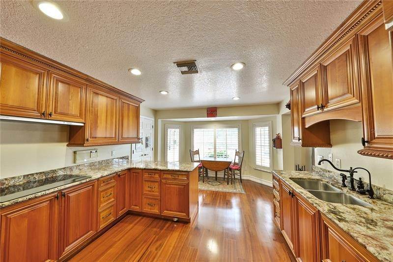 11. Single Family Homes for Sale at 2472 RIVER TREE CIRCLE Sanford, Florida 32771 United States