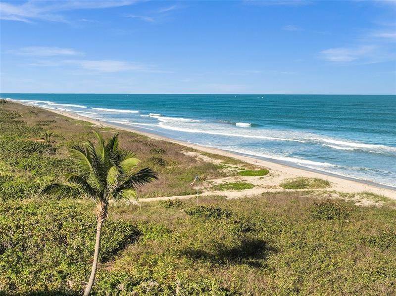 3. Single Family Homes for Sale at 2800 N HIGHWAY A1A 408 Hutchinson Island, Florida 34949 United States