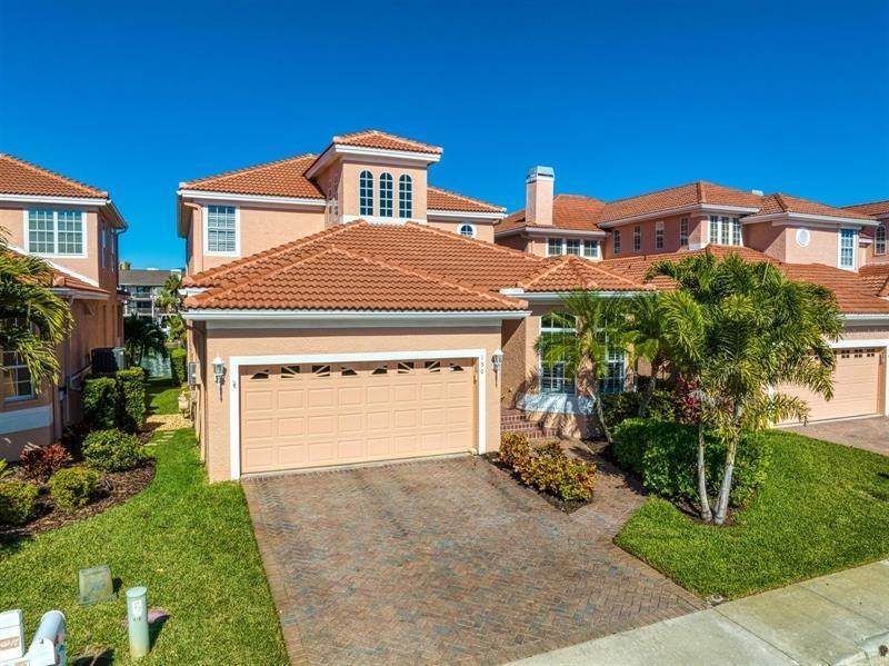 13. Single Family Homes for Sale at 150 SAND KEY ESTATES DRIVE Clearwater, Florida 33767 United States