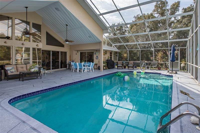 12. Single Family Homes for Sale at 14039 DEER TRAIL DRIVE Hudson, Florida 34667 United States