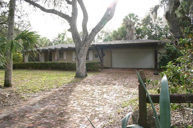 3. Single Family Homes for Sale at 5166 OXFORD DRIVE Sarasota, Florida 34242 United States